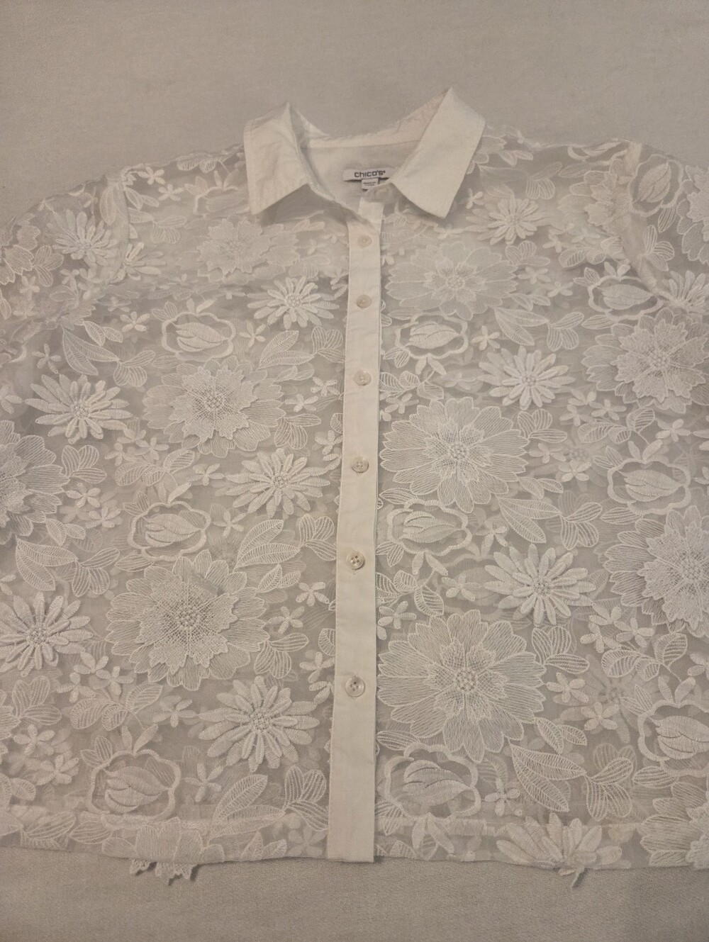 CHICO'S White Lacey 3-D Floral Applique Sheer Button Down Cropped Blouse Size XL - Picture 7 of 13